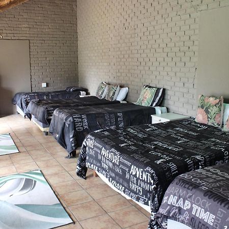 Kameelboom Lodge Vryburg Buitenkant foto