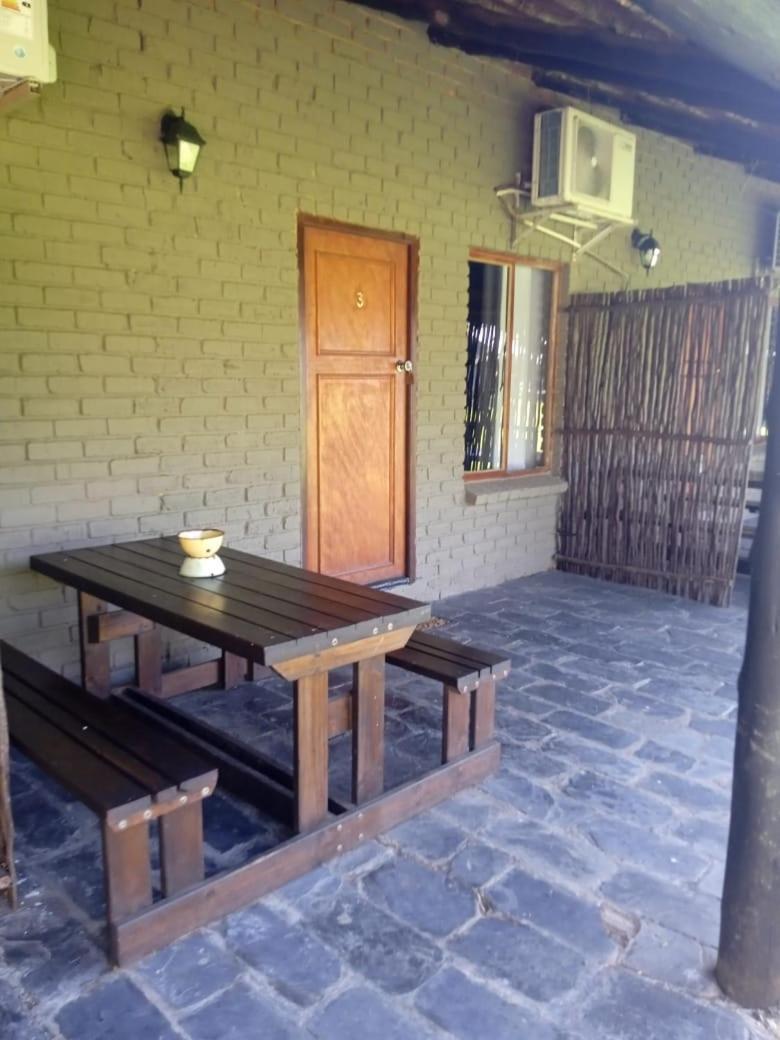 Kameelboom Lodge Vryburg Buitenkant foto