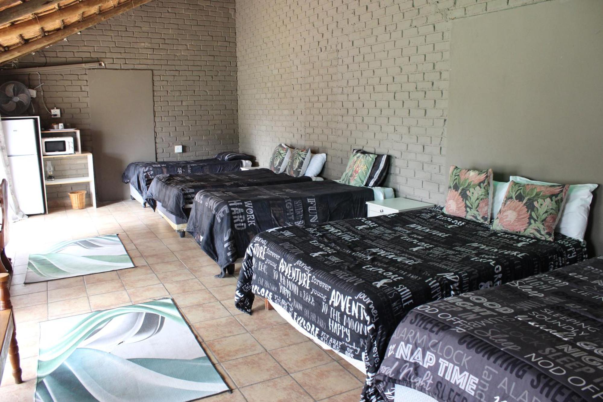 Kameelboom Lodge Vryburg Buitenkant foto