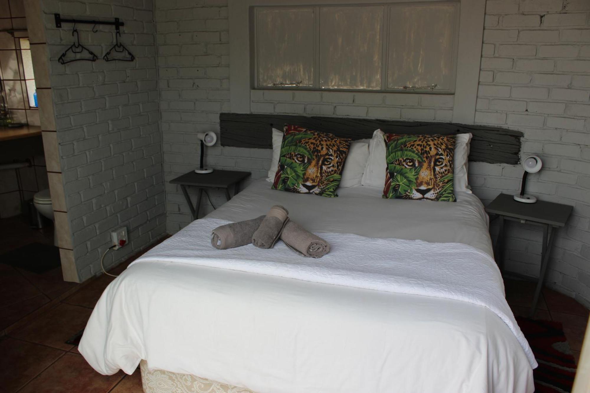 Kameelboom Lodge Vryburg Buitenkant foto