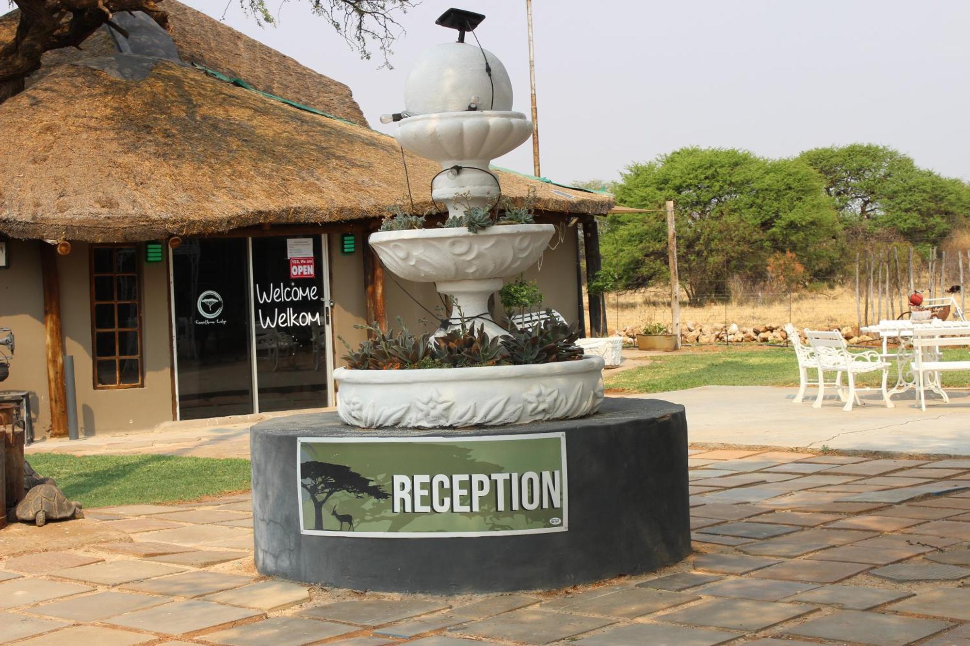 Kameelboom Lodge Vryburg Buitenkant foto