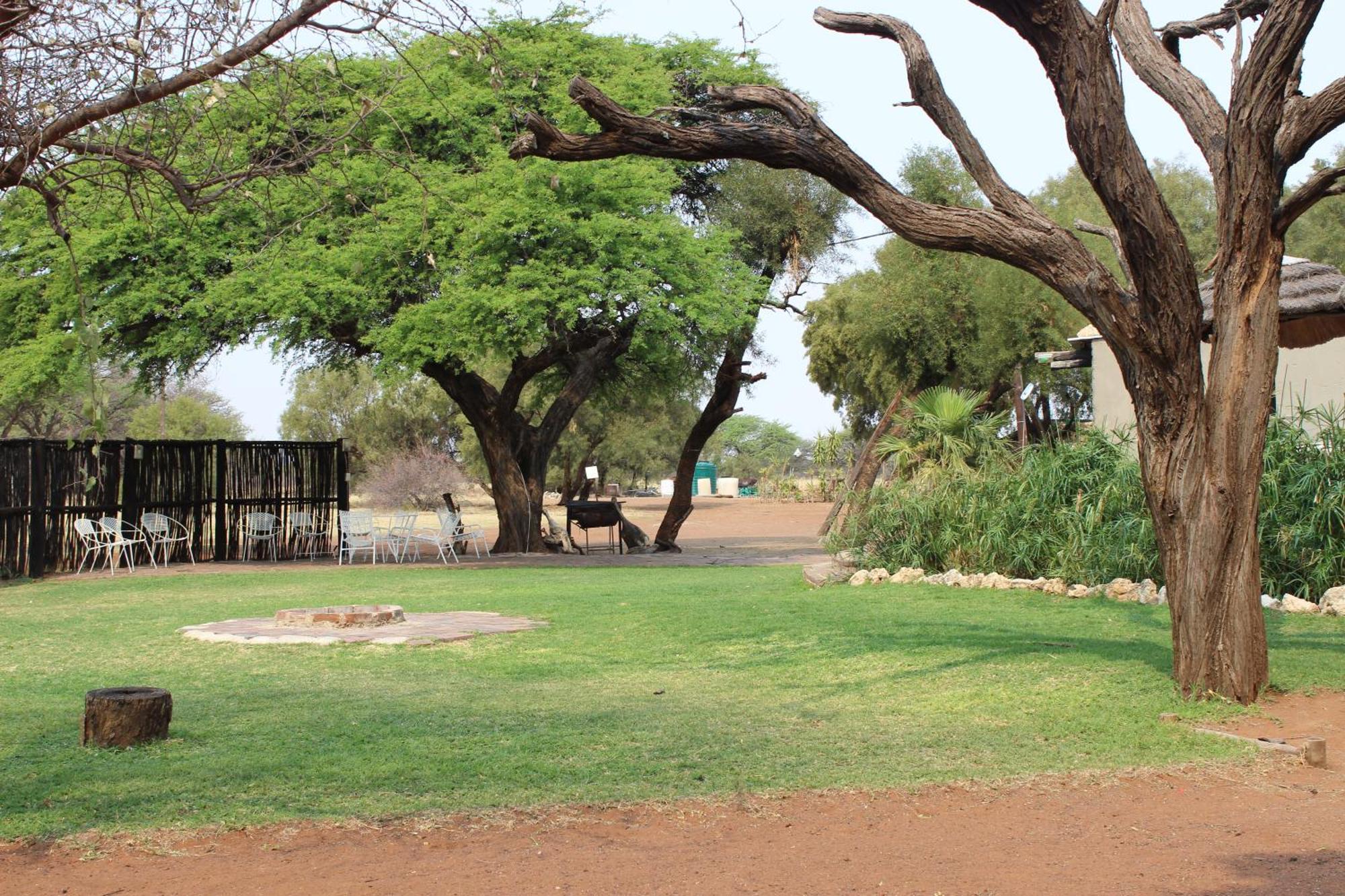 Kameelboom Lodge Vryburg Buitenkant foto